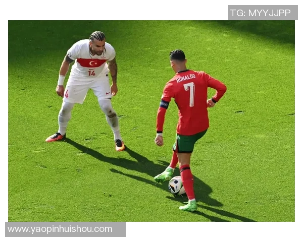 外媒热议足球明星表现与影响力的多维度分析与评价