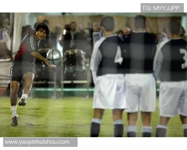 足球明星素质堪忧引发争议球场内外行为令人失望的现象分析 足球明星素质堪忧引发争议球场内外行为令人失望的现象分析