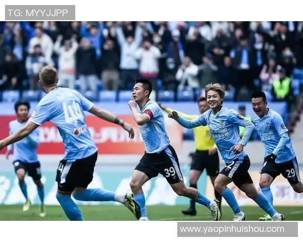 热情飞扬的足球明星与他们的热翅梦想之旅